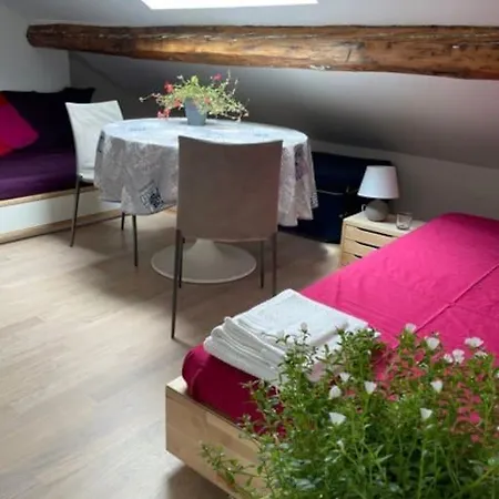 Delizioso Attico Privato, Comfort, Cool. Appartement